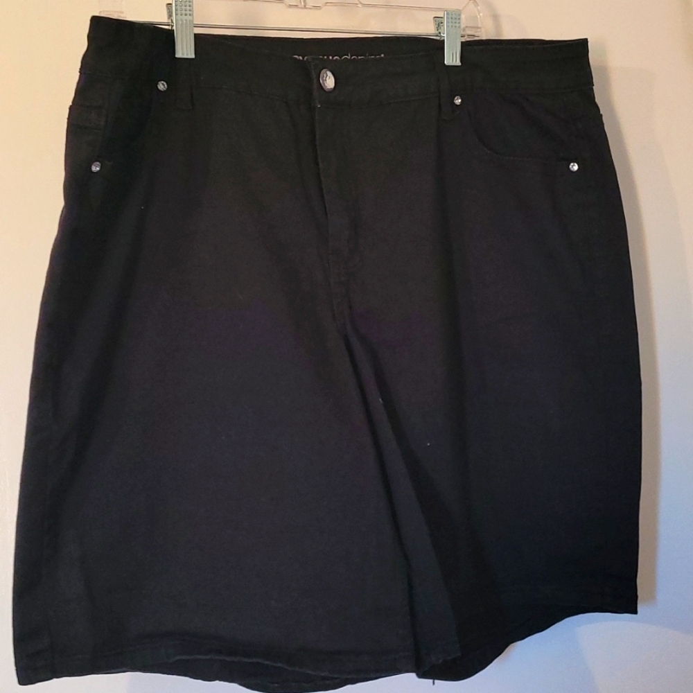Avenue black Jean shorts